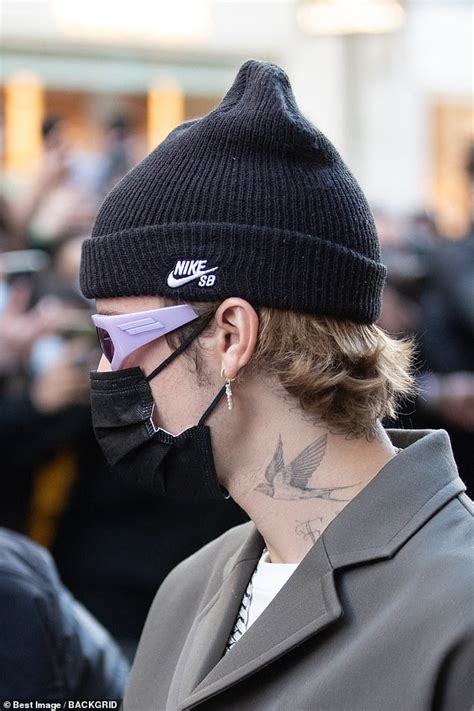 justin bieber wearing beanie.